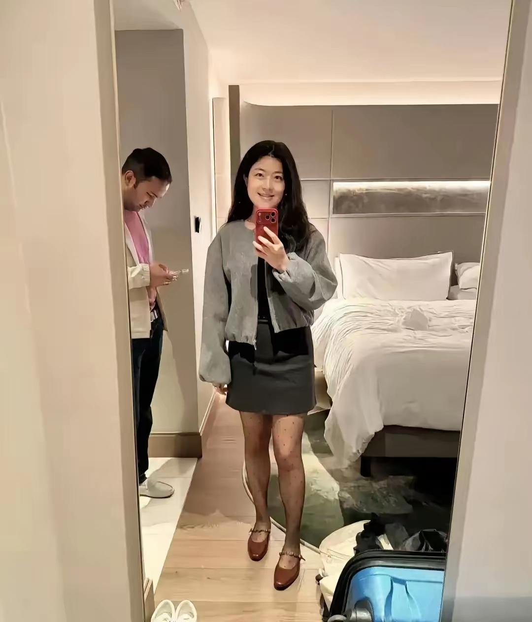 我和印度男友非常幸福！又一个印度三哥上岸了！
女子拍了一个视频
主角是她和她的