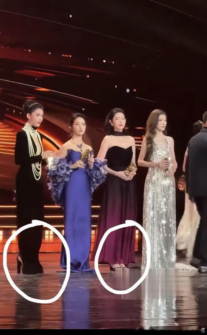没想到，王玉雯和林允同框居然没赚到什么便宜，没办法，林允在妆造这一块儿精致到了骨
