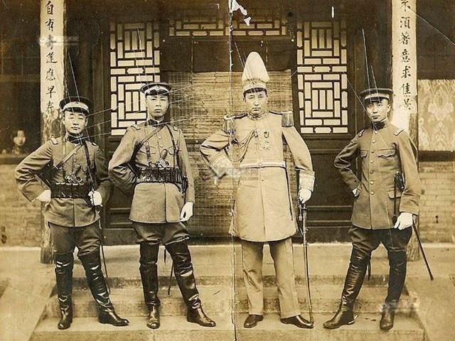 不知道自己有多少兵，不知道自己有多少钱，不知道自己有多少姨太太——这是民国军阀圈