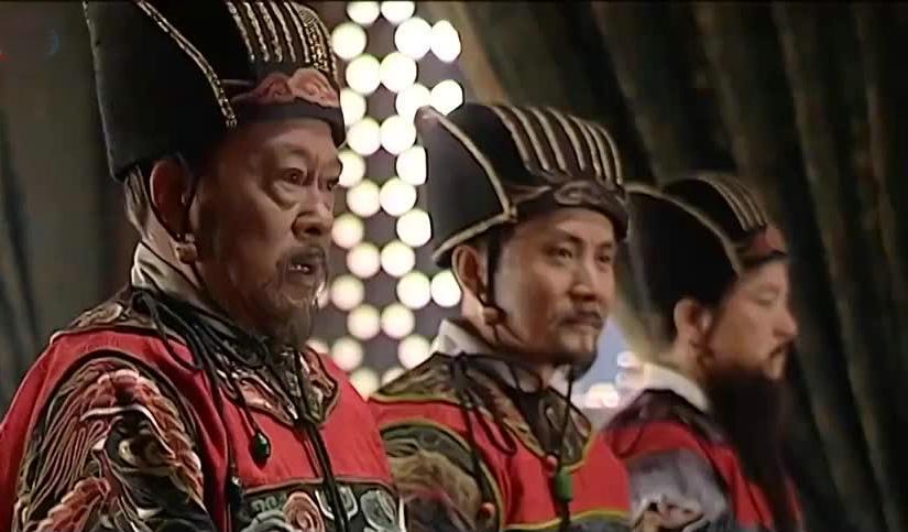 爆款标题：
《他考中探花那年，没穿红袍游街，蹲在贡院后墙根煮了一锅绿豆汤——不是