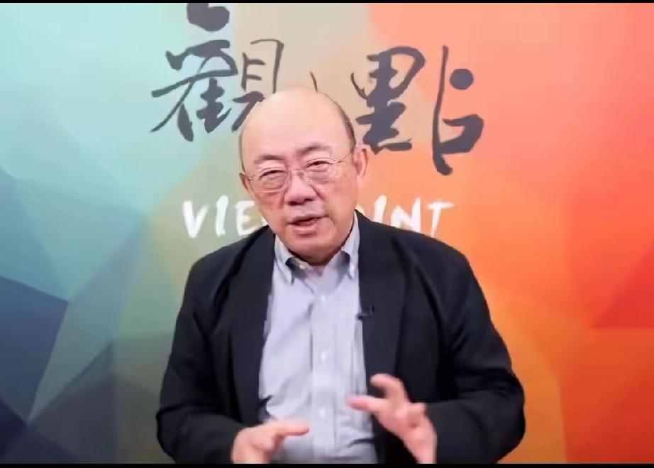 新北市长侯友宜在议会备询时，被问及“郑丽文自称中国人，你是什么人？”。侯友宜迟疑