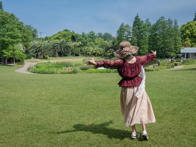 人生就像一场没有彩排的戏，每个人都是自己剧本的主角。健康是这场戏的基石，没了健康