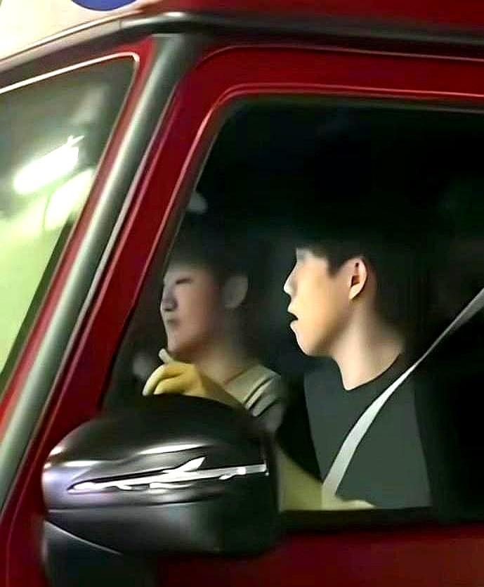 王楚钦这一年把键盘侠的脸打肿：15冠挂墙，世乒赛男单首金，亚运四金历史独一份，巴