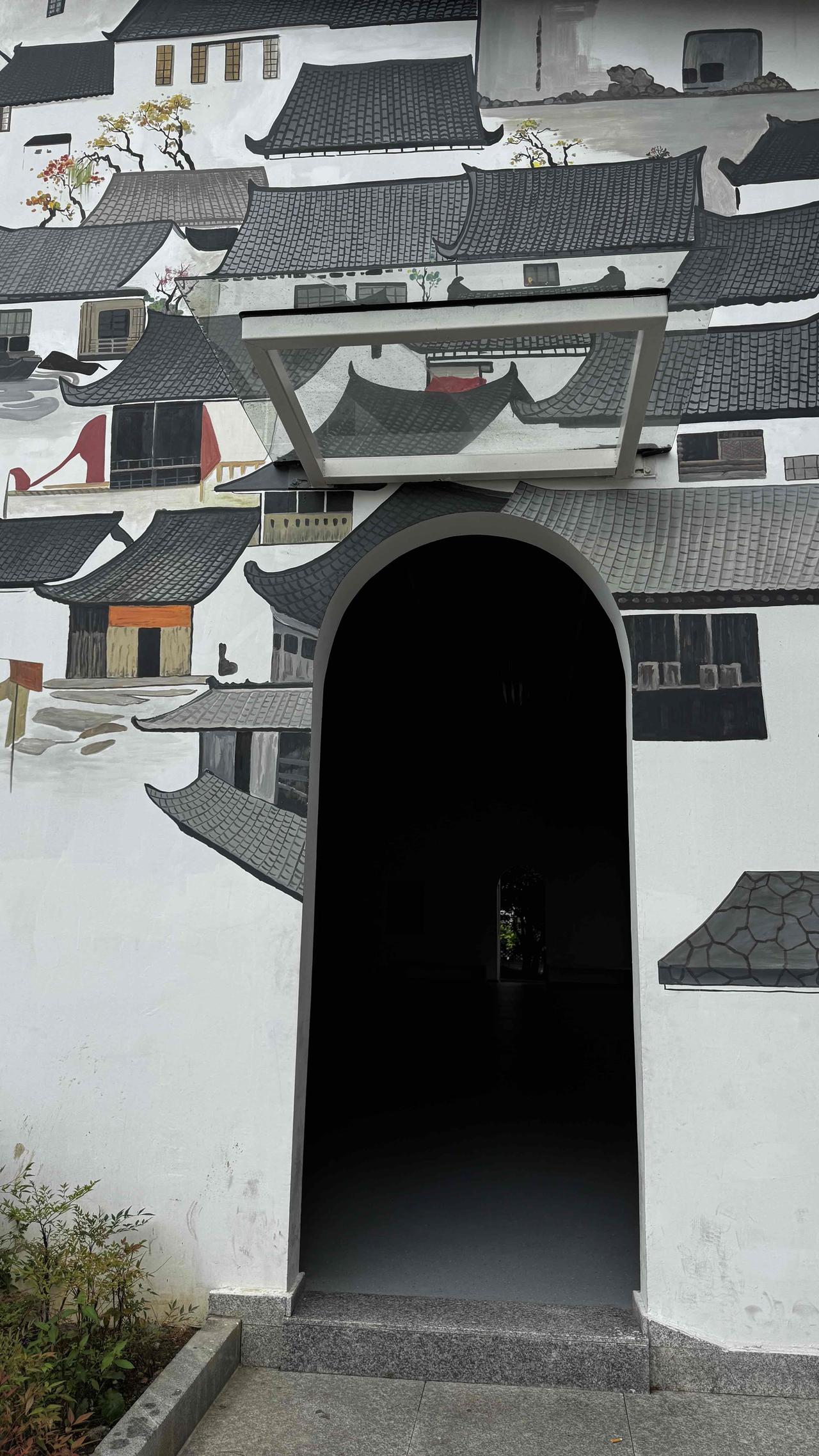 江南休闲打卡推开古朴木门恍若穿越，这道门是连通古今的时光隧道。