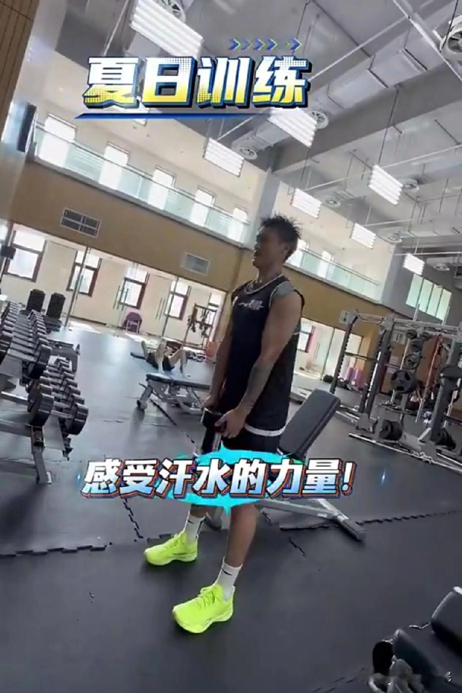 赵睿和周琦训练的挺好，为何进不了国家队？

这个疑问之前我觉得是因为赵睿和周琦都