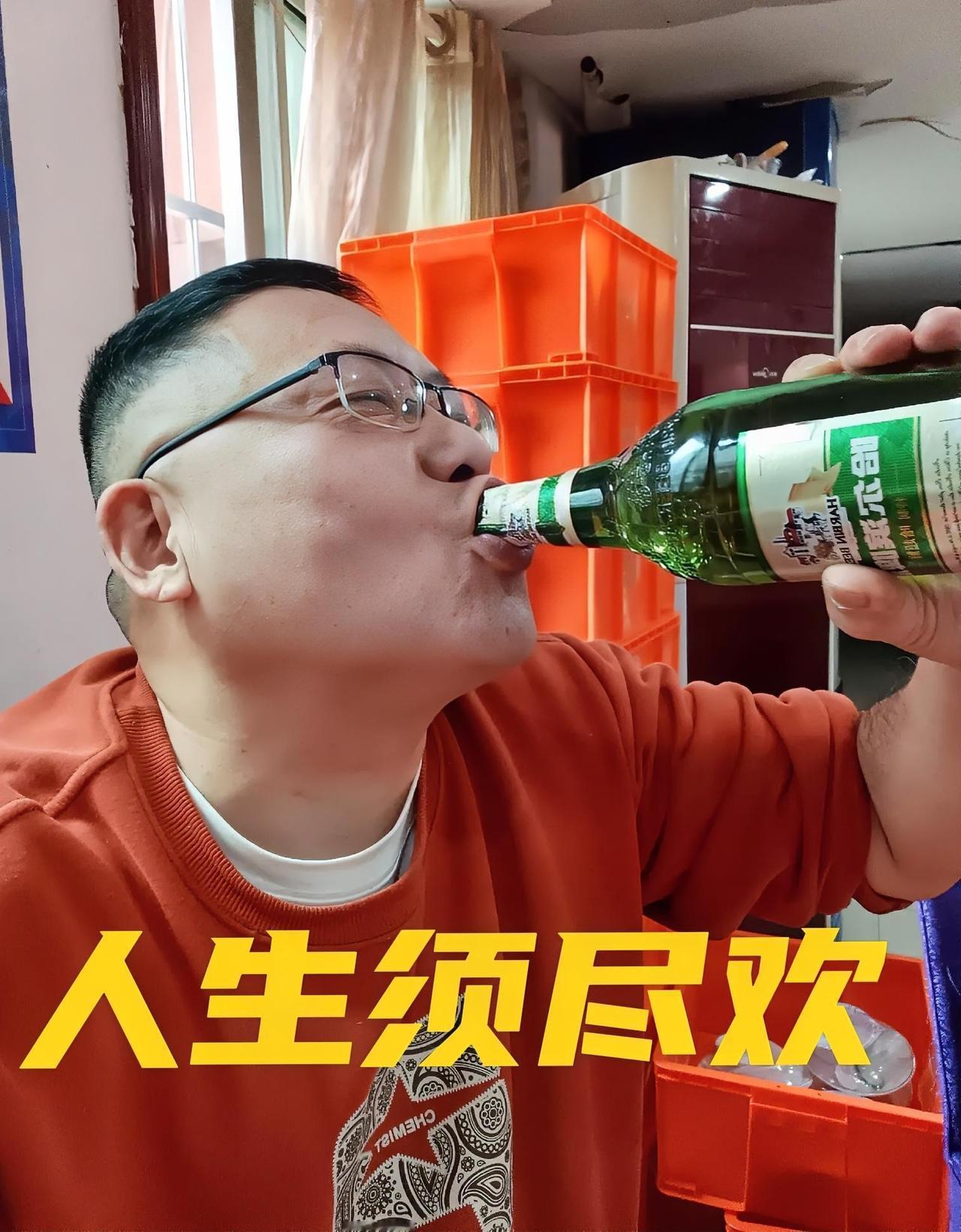 老人说，钱难赚，屎难吃，这一点都不假。今天打开我平台后头数据，看到我图文的收益，