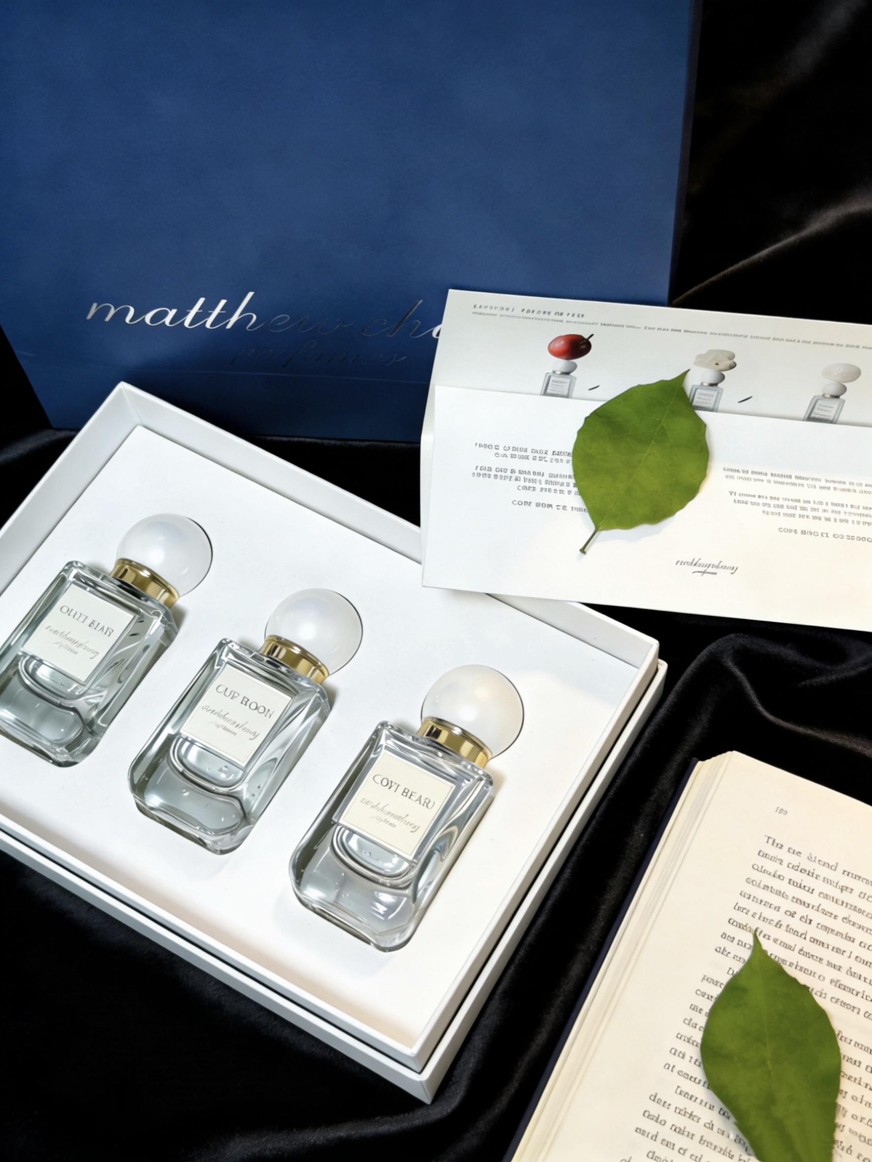 我知道气味是会骗人的 它太轻了 轻到一阵风就能带走 轻到你以为它从不曾...