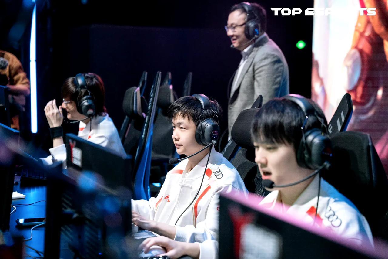 Creme还敢碰瓷Knight吗？这次应该彻底被打服了吧？国产第一中单的位置，永
