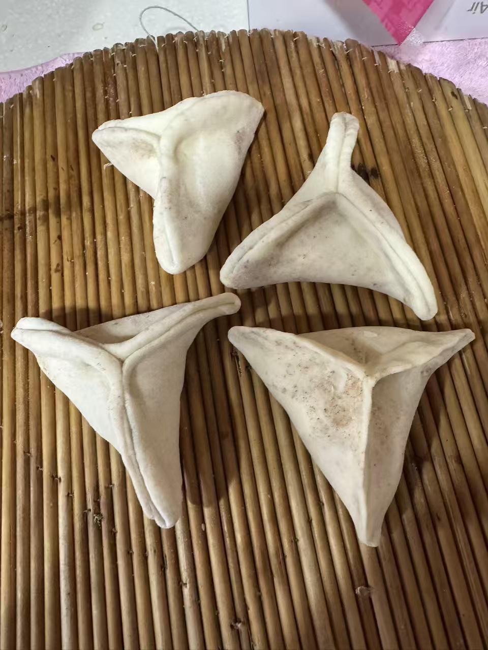 女儿想吃糖包了，发微信给我说：......
外孙女拿着我的手机，看过微信跟我说：