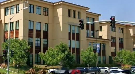 苹果再砸2.16亿美元购置两栋办公楼这不是单纯的“买楼”，而是苹果给AI战略下的