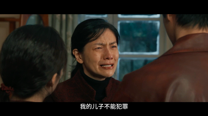 父母看着孩子烂掉是什么滋味指纹和电棍不会说谎，曾经举着他骑肩膀的父亲，如今要亲手