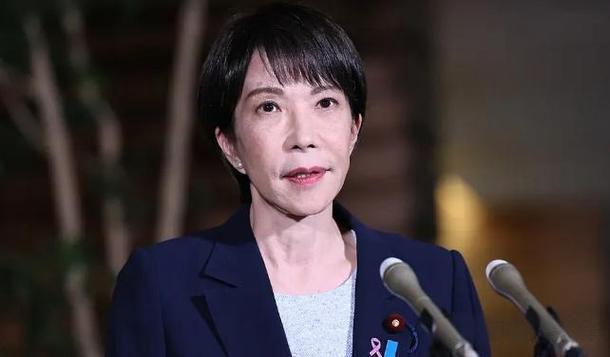 就在刚刚，
日本政府作出一个前所未有重大决定，
 
对外释放出极危险信号。
 