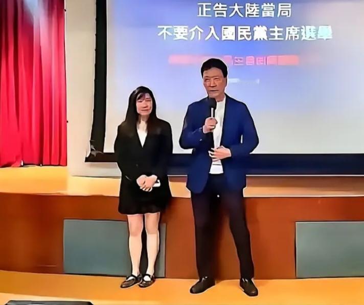 赵少康连皮带骨都是绿的！

      不太相信赵少康曾经来过央视，也没有看过所