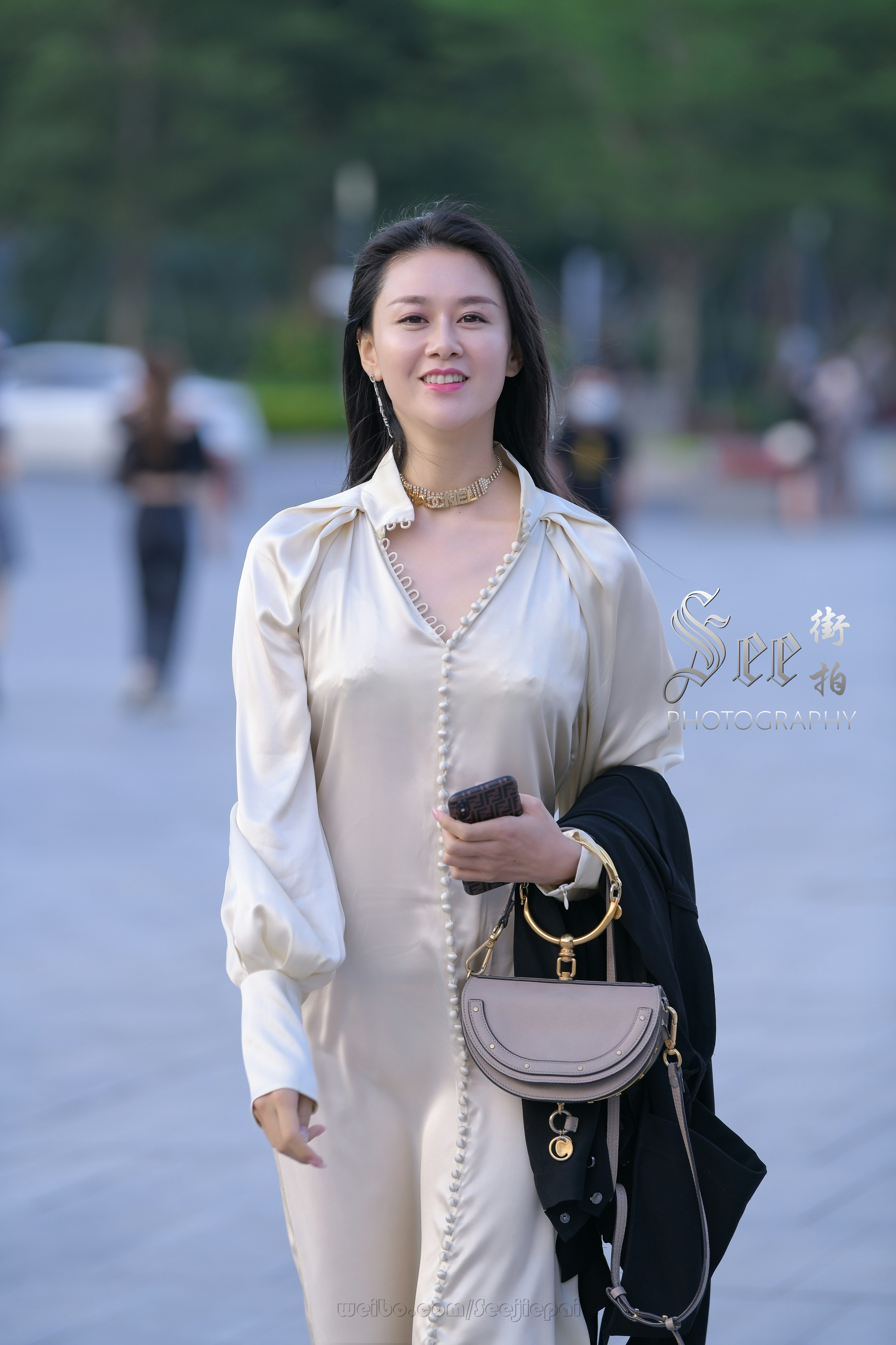 白色衬衫裙迷人优雅~~ ​​​