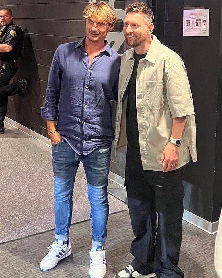 昨日赛后的各种合影[心]#梅西[超话]# ​​​