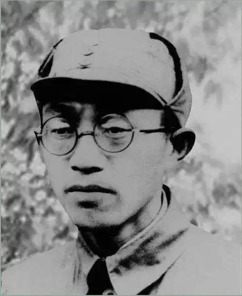 百万雄师过大江前夜，国内外多方势力都在劝我们停手，只有他坚持到底！他是谁？他就是