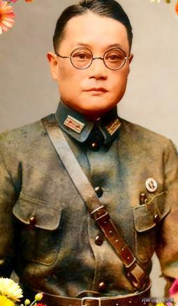 1949年，国军上将潘文华决定起义，却发现七姨太是特务，为了不打草惊蛇，他对七姨