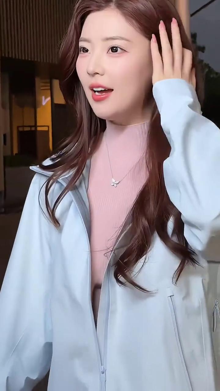 好多人问我都问我春晓你多大了？我两个数加起来是八，你猜我多大了？