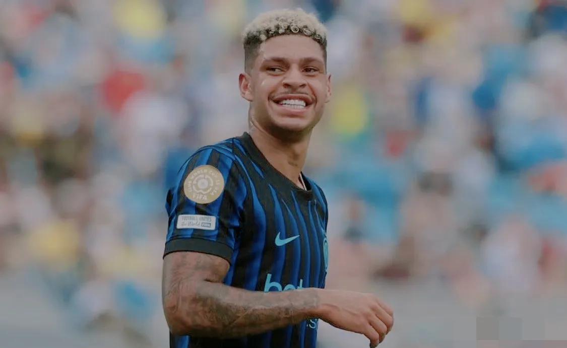 这方面真的很佩服齐沃！！他对恩里克非常的非常有耐心。而这个慢热的巴西人，一直等到