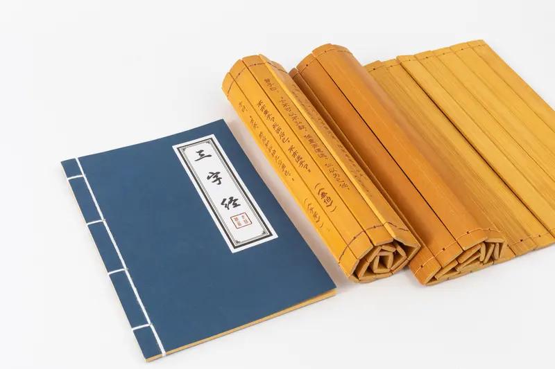 西方人会亵渎《圣经》吗？
我们在刷短视频的时候，有时会看到一些所谓的学者，总是在