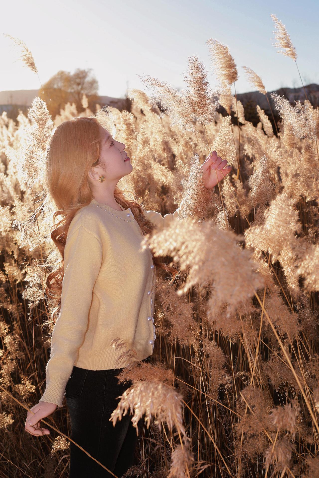 摄影约拍 人像写真 芦苇花人像晋阳湖公园偶遇随拍原创摄影户外环境人像约拍