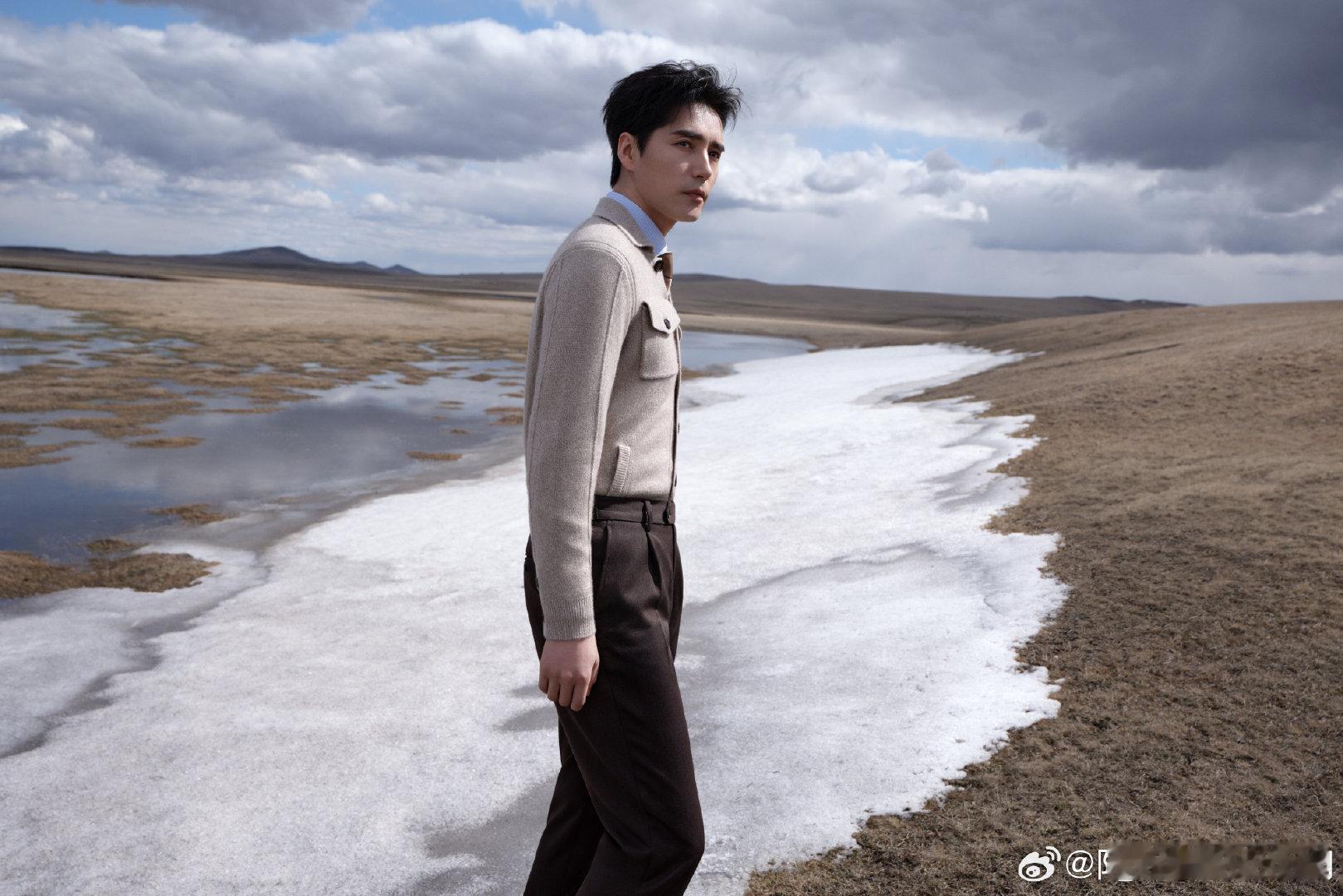 阿云嘎一公个人喜爱度第一 阿云嘎披哥个喜第一 恭喜阿云嘎登顶一公个人喜爱度榜单。