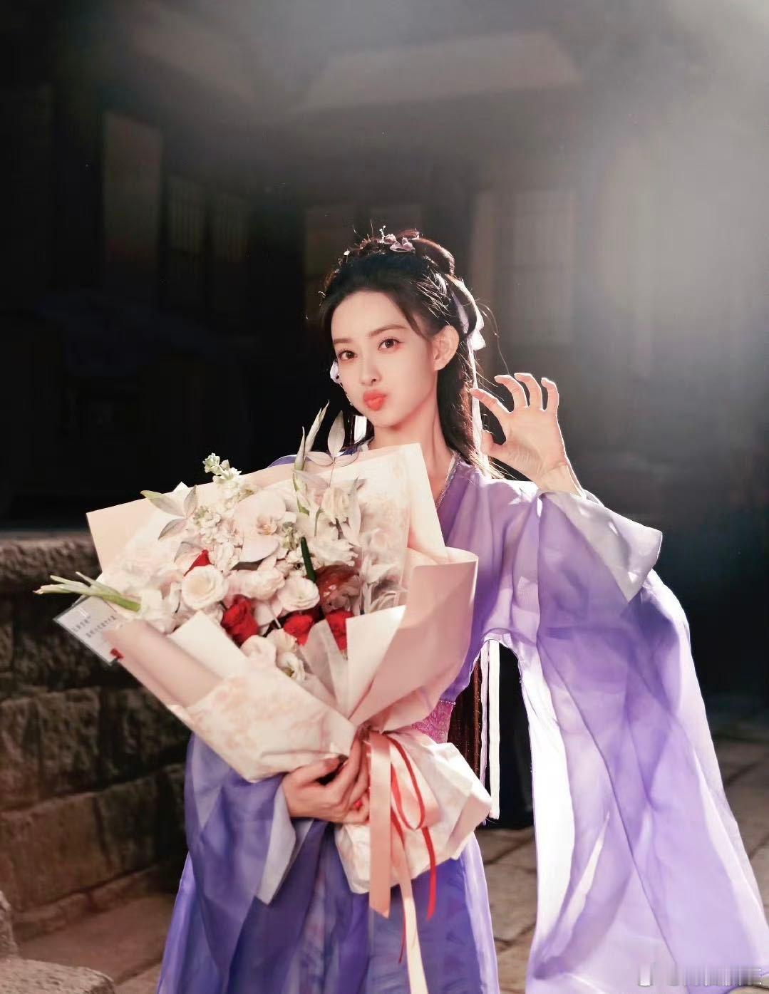 孟子义这次在《九重紫》里演的青木媛简直杀疯了！如意楼老板娘孟子义驾到 又美又A的