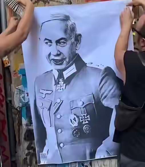 名副其实的现代希特勒！
    尽管是AI制作，但是也表达了国际社会真实的声音。