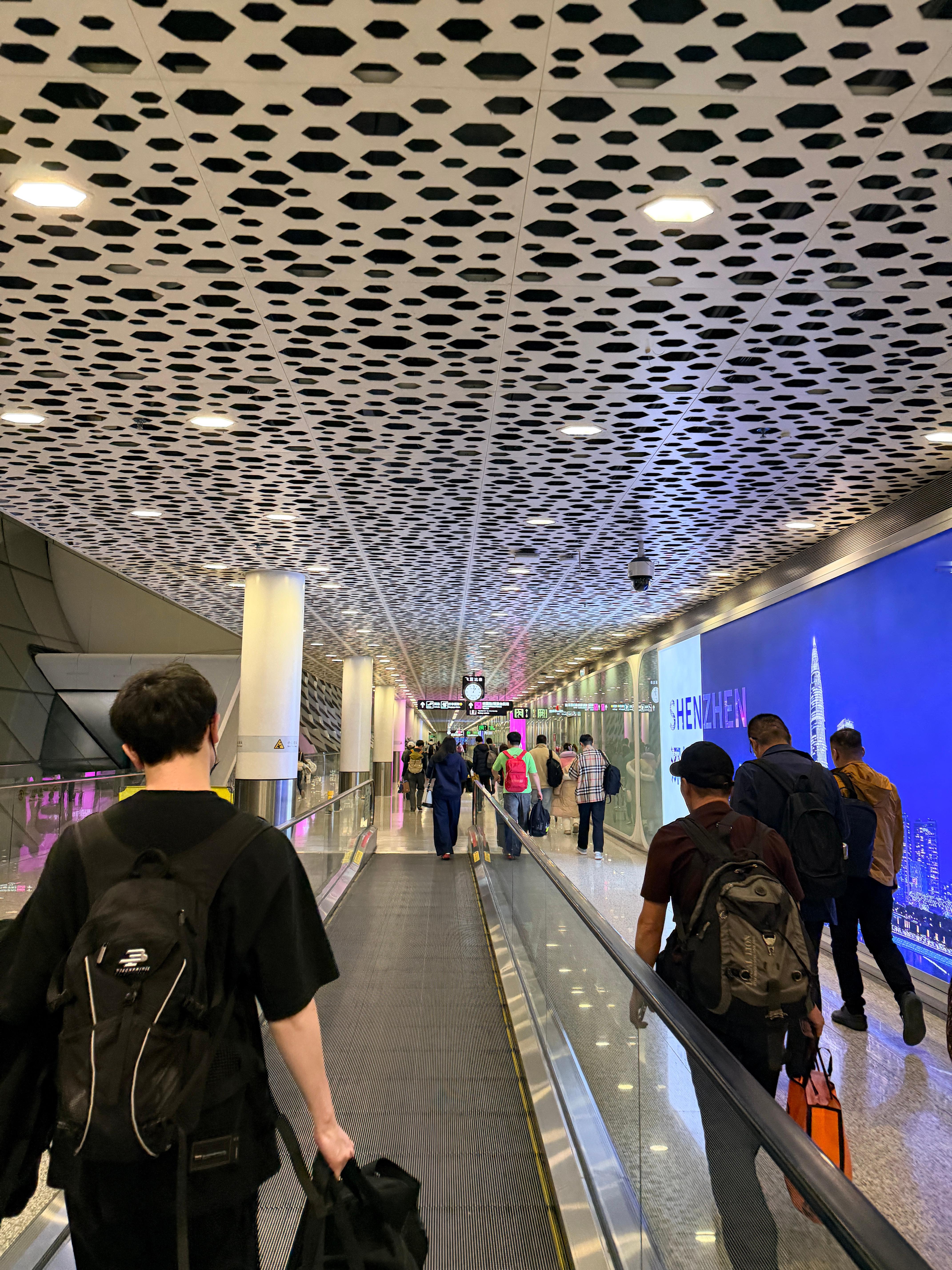 啊！好饿！终于滚回深圳了！脑子里只有两个字“夜宵”！！但身材告诉我，“不！你不允