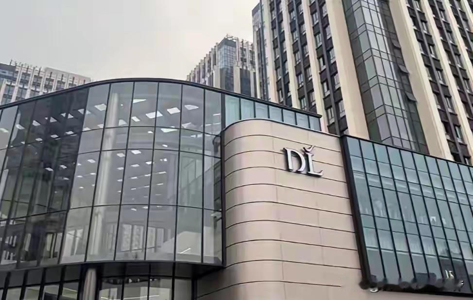 本以为可以坐地起价，硬生生的把房租从800万提高到了2400万，一副吃定了你的样