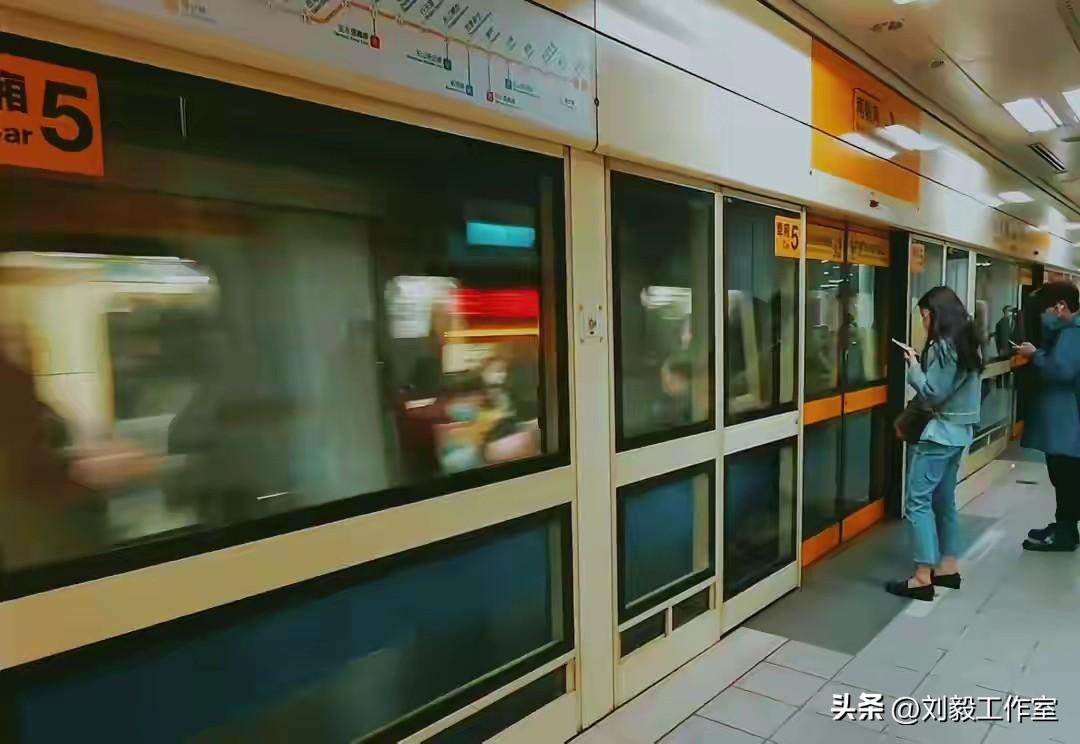 民进党彻底魔怔了！看个理财课都成“共谍”？
 
现在的台湾岛内，真是越来越离谱了