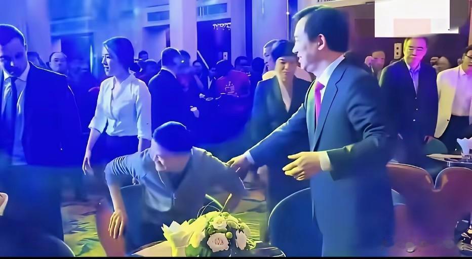 阿里总裁马云先生一生谨慎，智商情商双双在线。然而再精明强干的人也有打盹的时候。