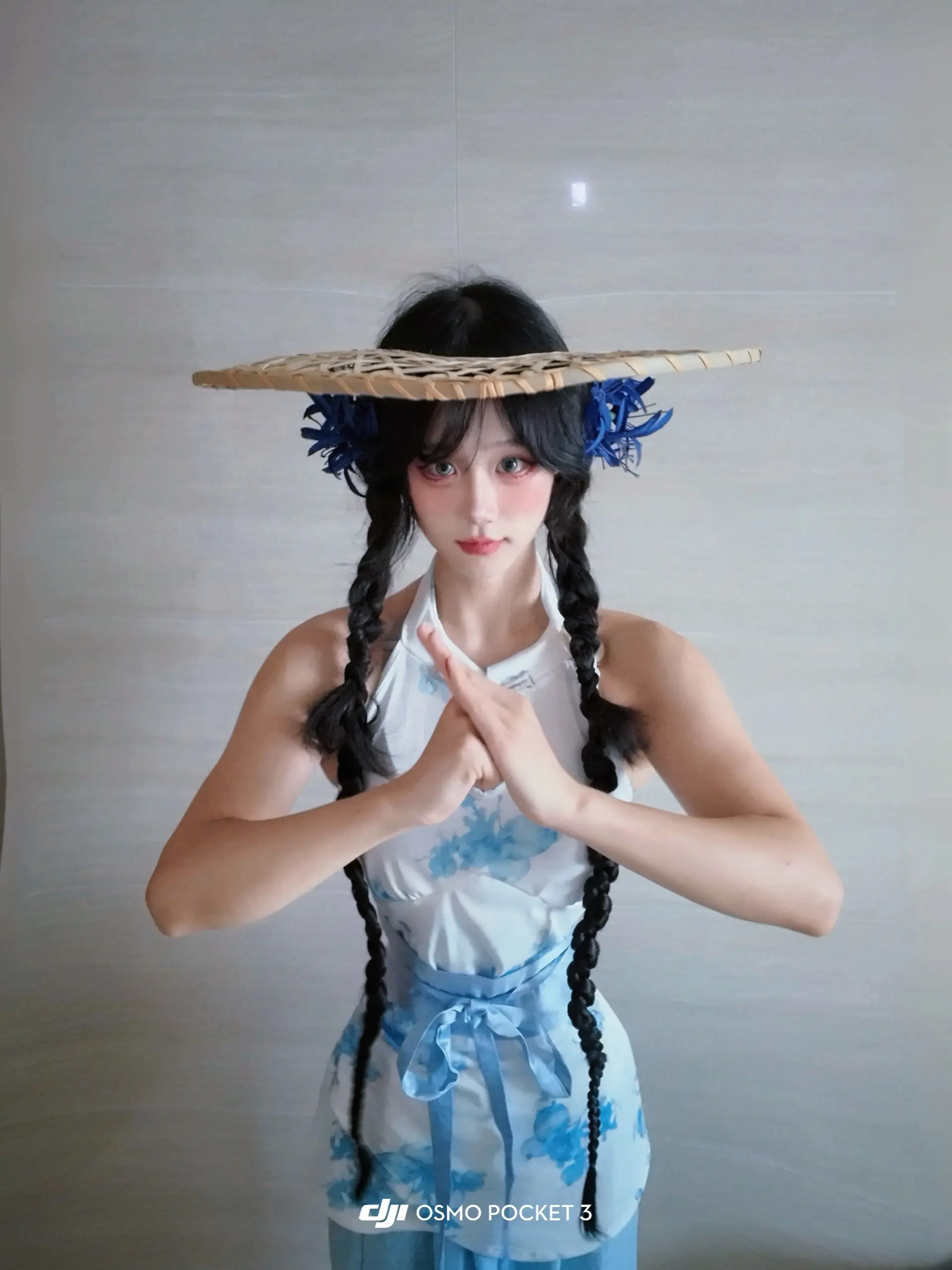 中华娘竟然有肌肉？正面一般背面绝了？！正面一般背面绝了 中华娘有宽肩窄...