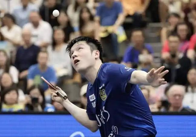 刚帮球队拿下德国杯，樊振东就收到了“逐客令”？ 俱乐部经理把续约合同摆上桌面，却
