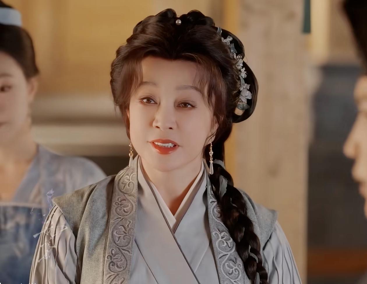 她敢演，导演敢用、投资人敢投，每一个都是奇迹。世界上没有新人演员了吗？