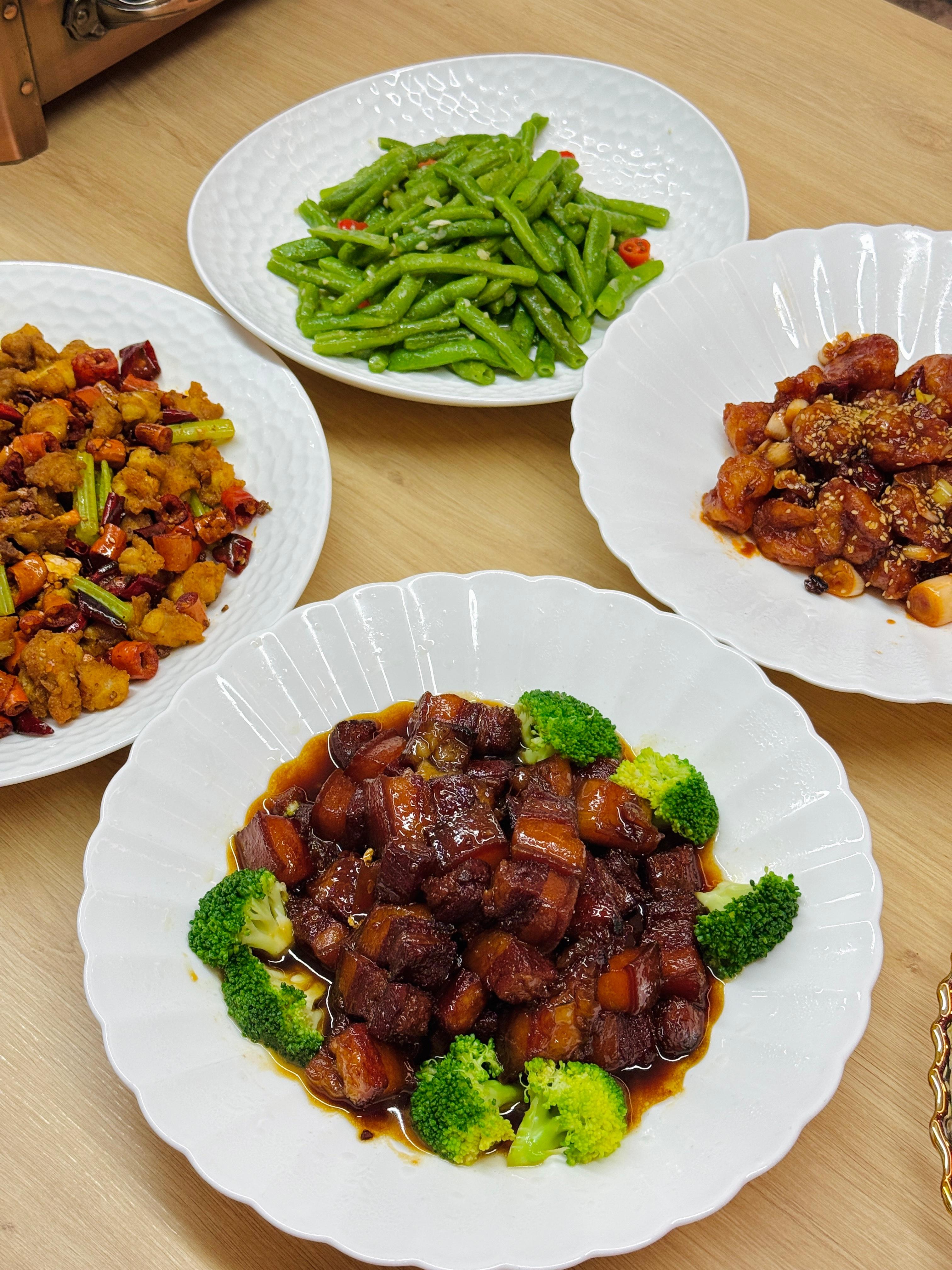 JDG分享队员晚餐照：报告长官，每一天都有好好吃饭