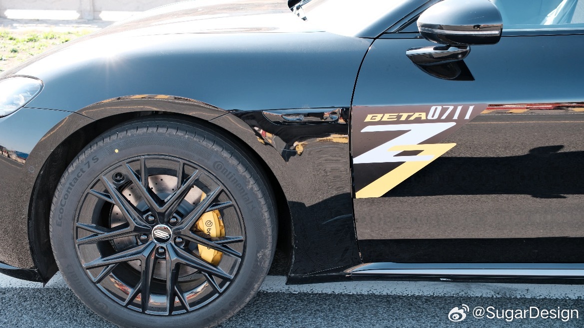 尚界Z7t黑色实车曝光这不得再整个古铜色的轮毂