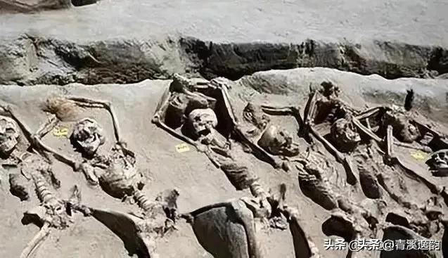 1975 年，东宁蝇子沟出土 230 具带枪日本女尸，是谜案还是天理昭彰。这不是