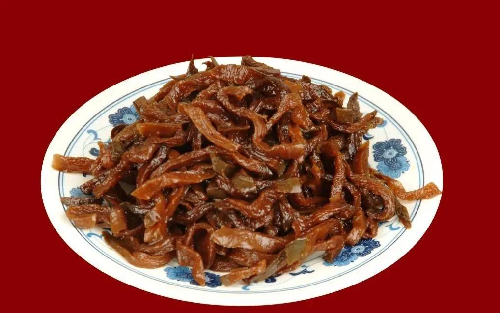 老一辈人常吃咸菜，为啥却很少生病呢？

小时候住胡同里，总能看见张奶奶搬着小马扎