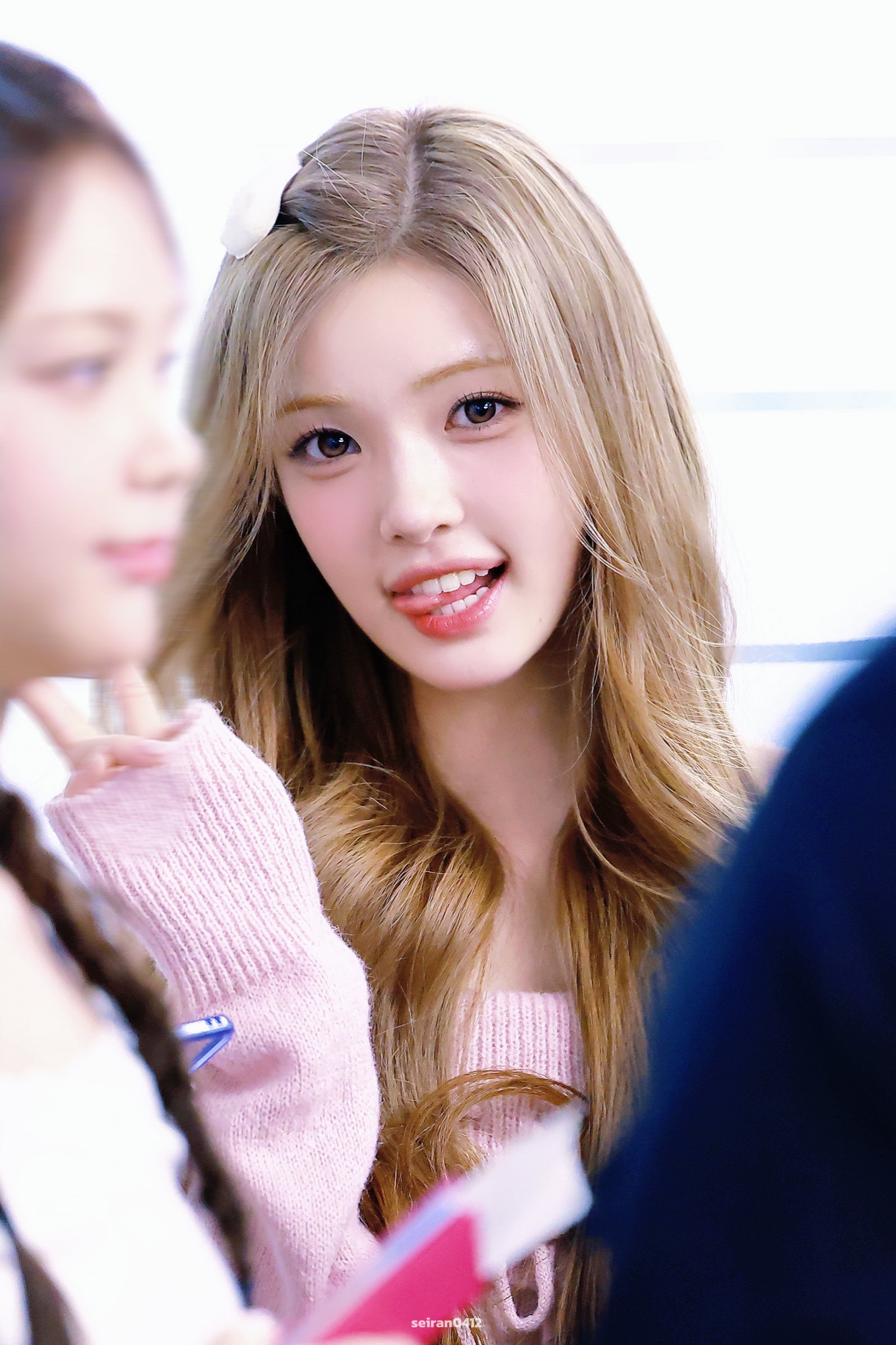 就这样萌萌的看着你.