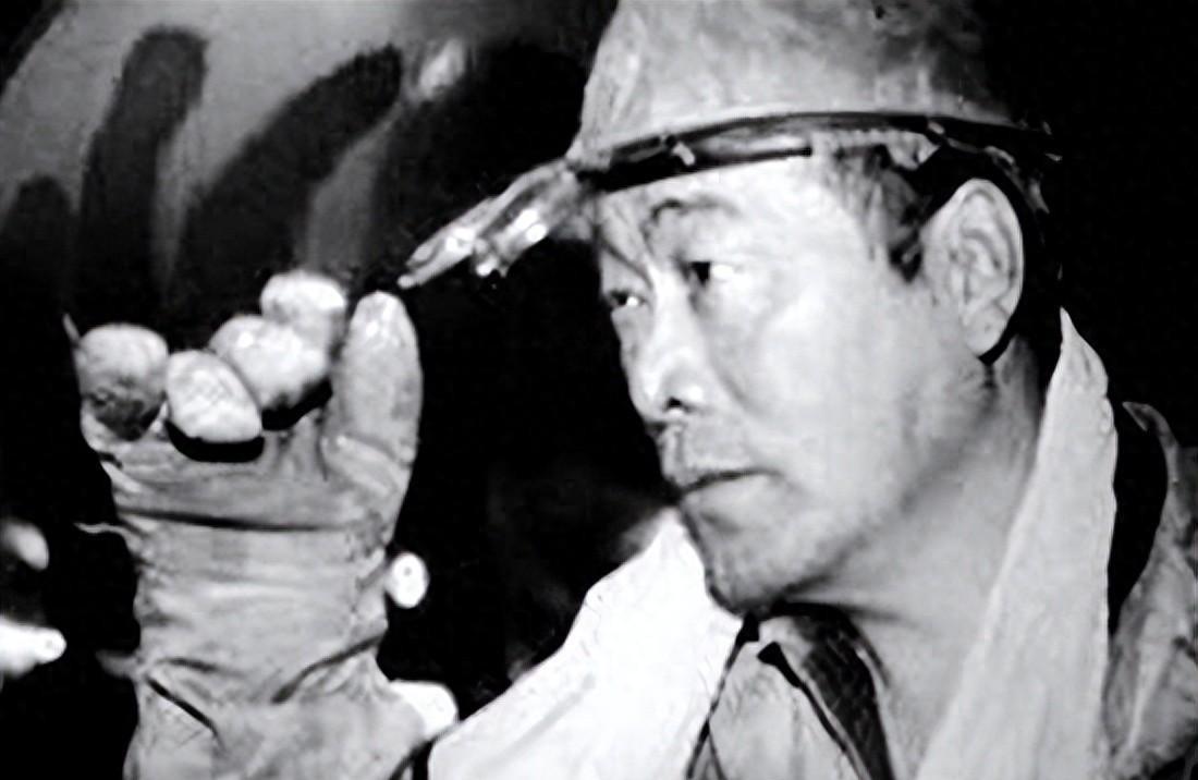中共九大时曾与毛泽东平起平坐的唯一人物，后来主动辞官回归百姓生活，晚年甘愿做锅炉