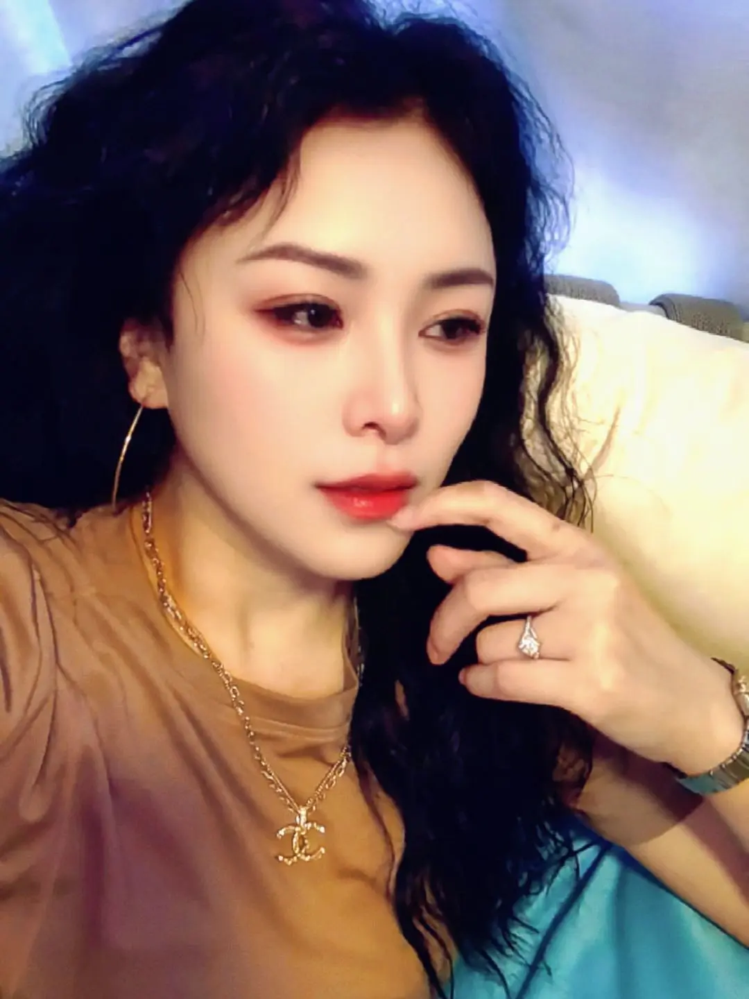 你只是今天有点难过，又不是一辈子都这样。