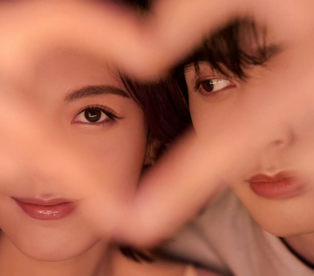 宋威龙赵今麦贴脸比心宋威龙赵今麦贴脸比心，这波必须给满分了！！ 