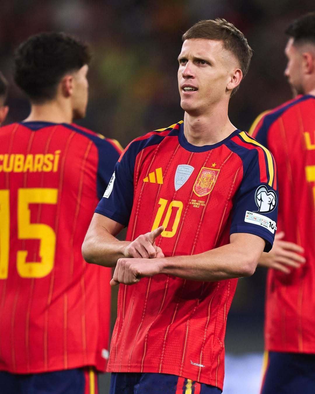 球衣最好的装饰-卫冕冠军章