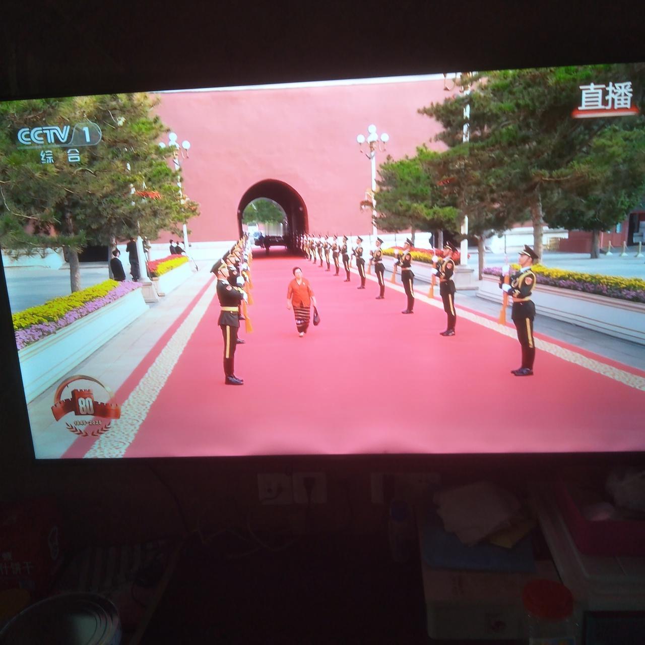 书包翻身，才能做人上人。留学归国，含金量不是一般的高。求职与薪酬也会与众不同！