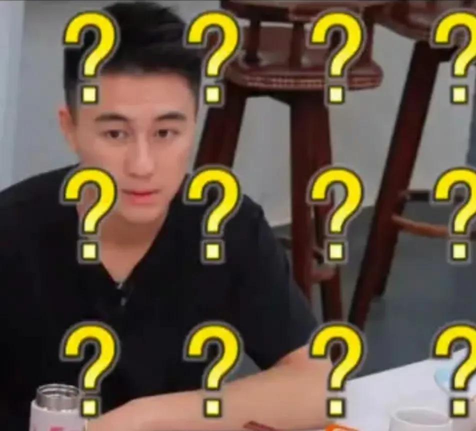 何猷君被朱丹在节目上说姐姐要照顾弟弟，喂弟弟吃饭，还要帮弟弟在学校盖小被子的做法