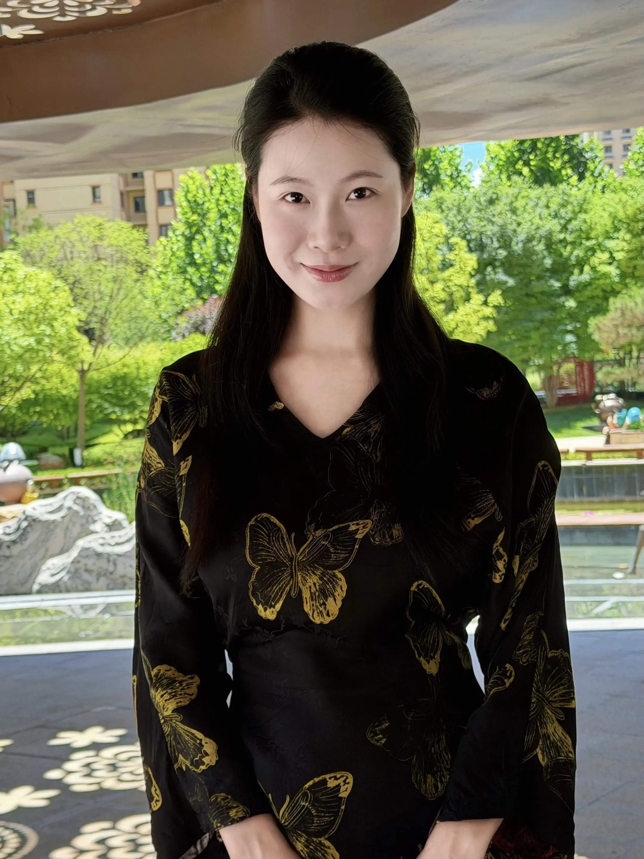 修一身正气净业力，养一脸端庄积福德