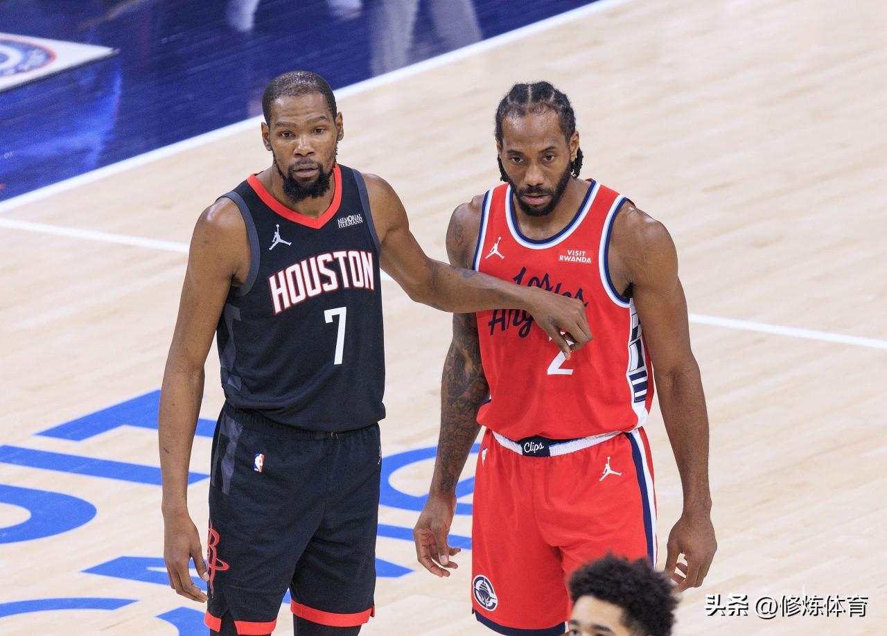 现役10位球员生涯单场最高得分，伦纳德和杜兰特都还没拿过60分：

1、东契奇：