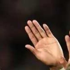 俱乐部周四确认，近期担任巴萨队长的中场球员德容，腿二头肌远端肌腱受伤，将缺阵5到