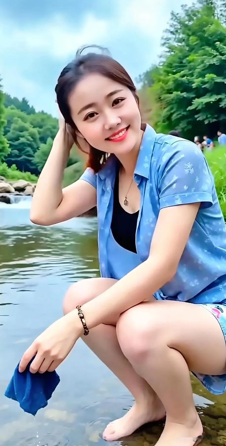 青春年华的美，朝气蓬勃的自信与热情，是由内而外透出的青春活力，任何力量也掩盖不了